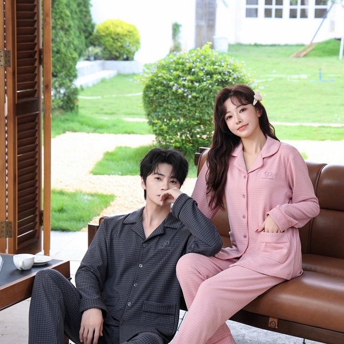 91家纺网 家纺一手货源 找家纺 洛兰沙家居馆 2025新款德绒绵竹加厚300克情侣睡衣男女款睡衣（翻领） 259633-2（情侣款女）