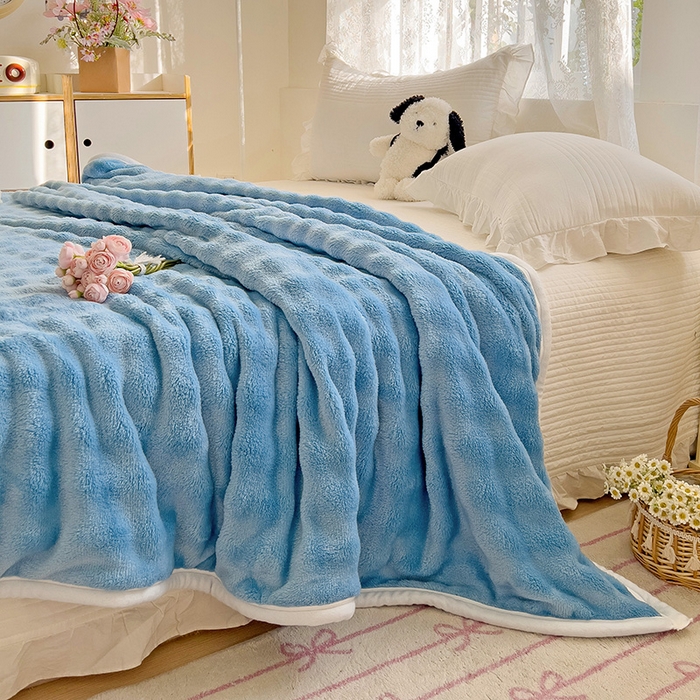 91家纺网 家纺一手货源 找家纺 启发 2025新款泡泡牛奶绒毛毯 泡泡牛仔蓝