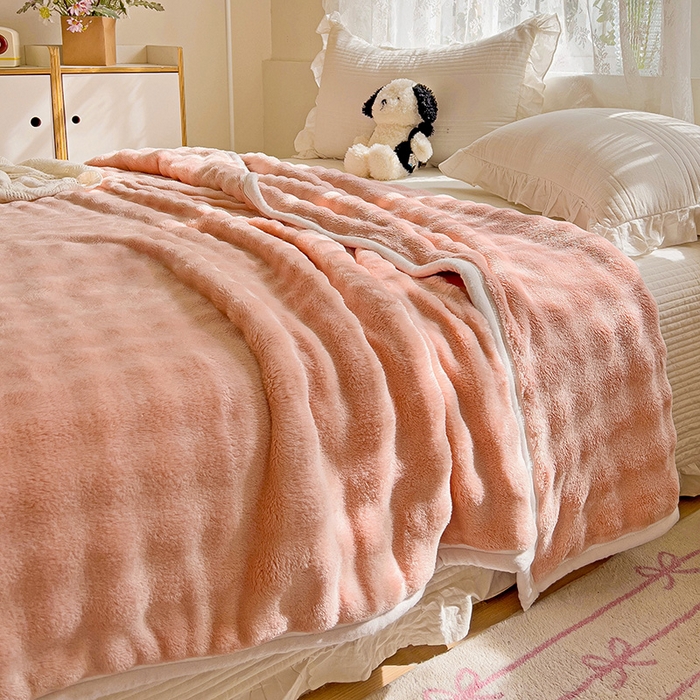 91家纺网 家纺一手货源 找家纺 启发 2025新款泡泡牛奶绒毛毯 泡泡桃粉