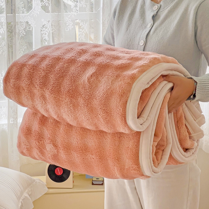 91家纺网 家纺一手货源 找家纺 启发 2025新款泡泡牛奶绒毛毯 泡泡桃粉