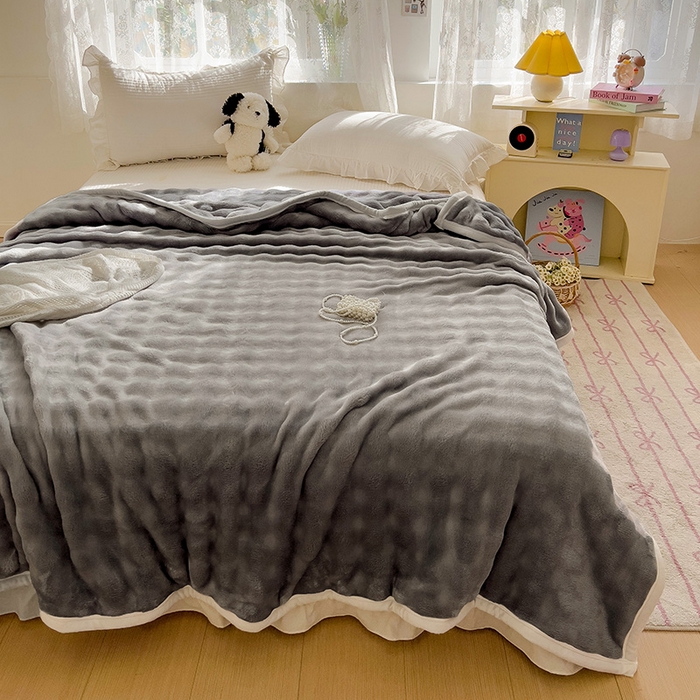 91家纺网 家纺一手货源 找家纺 启发 2025新款泡泡牛奶绒毛毯 泡泡雅士灰