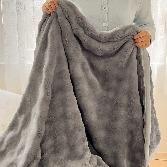 91家纺网 家纺一手货源 找家纺 启发 2025新款泡泡牛奶绒毛毯 泡泡雅士灰