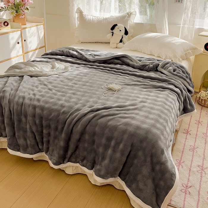 91家纺网 家纺一手货源 找家纺 启发 2025新款泡泡牛奶绒毛毯 泡泡雅士灰