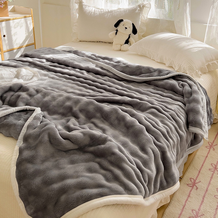 91家纺网 家纺一手货源 找家纺 启发 2025新款泡泡牛奶绒毛毯 泡泡雅士灰