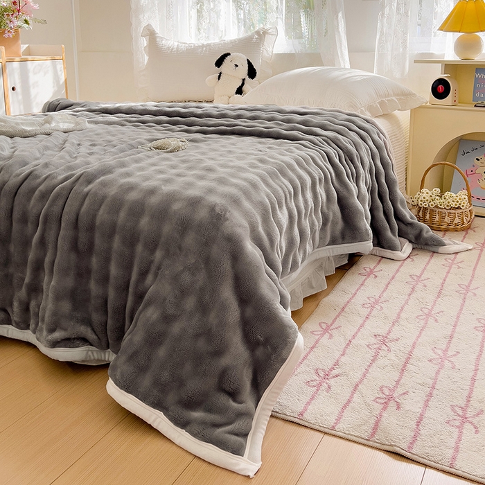 91家纺网 家纺一手货源 找家纺 启发 2025新款泡泡牛奶绒毛毯 泡泡雅士灰