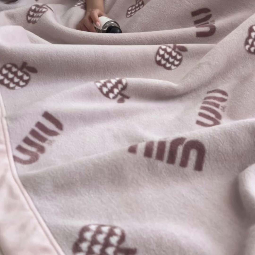 91家纺网 家纺一手货源 找家纺 丝幔家纺 2025新款羊绵绒双层印花毛毯毯子 七七之念