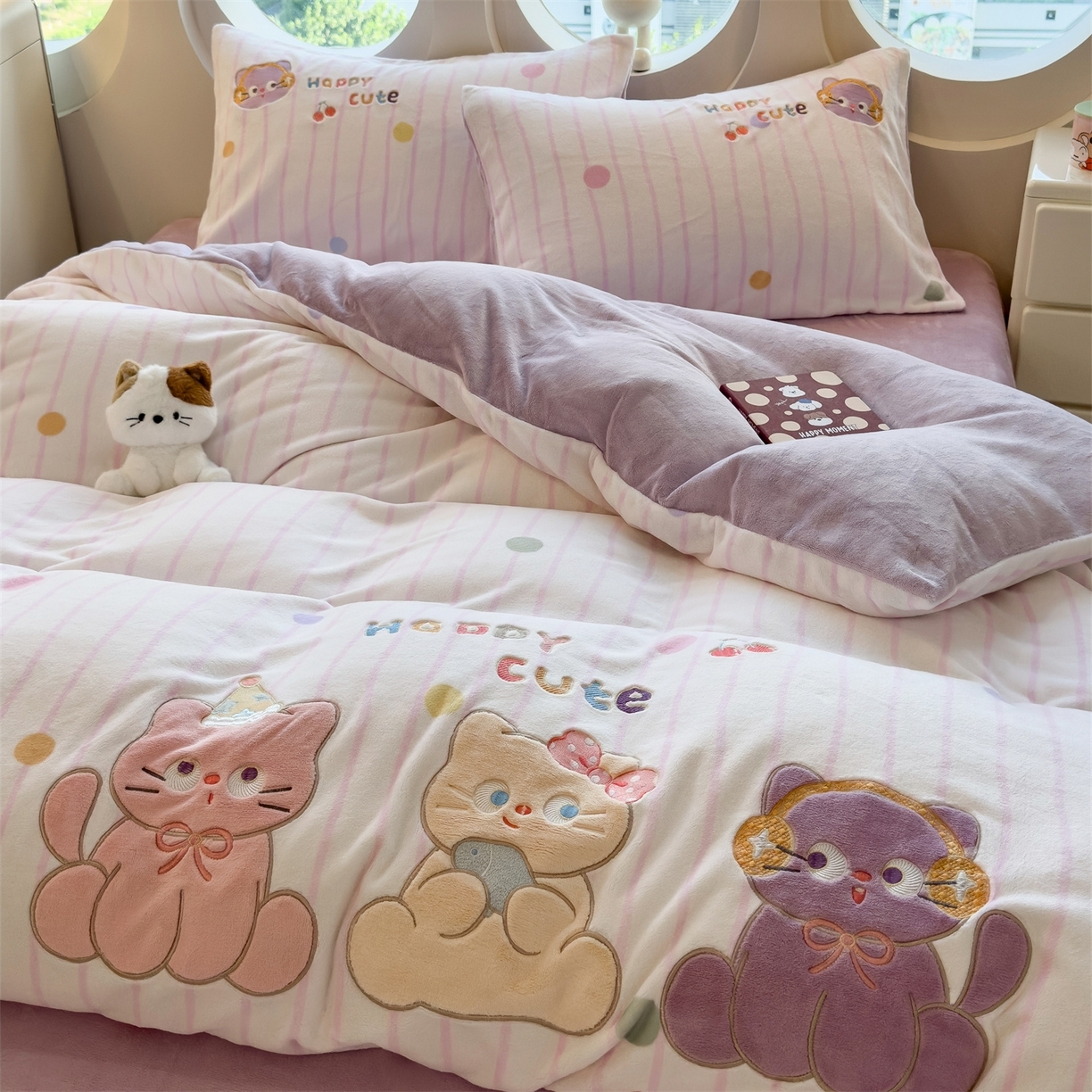 91家纺网 家纺一手货源 找家纺 （总）兄弟坊 2025新款卡通消光牛奶绒贴布绣四件套