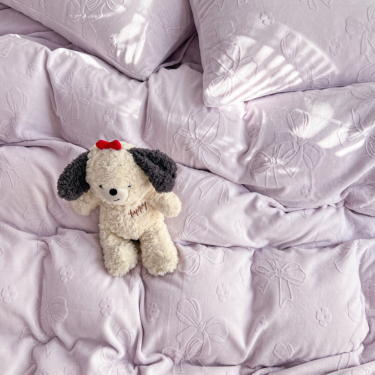 91家纺网 家纺一手货源 找家纺 耀悦家纺 2025新款INS博主风立体A类全消光雕花牛奶绒四件套加厚韩系系列 蝴蝶结伴侣-优雅紫