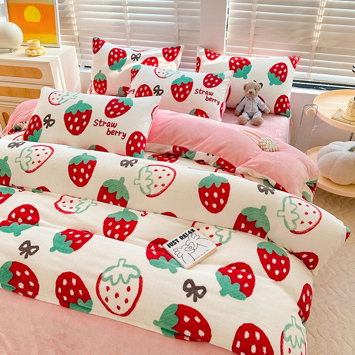 91家纺网 家纺一手货源 找家纺 斯卡诺家纺 2025小清新加厚高克重牛奶绒四件套网红直播爆款 趣味草莓