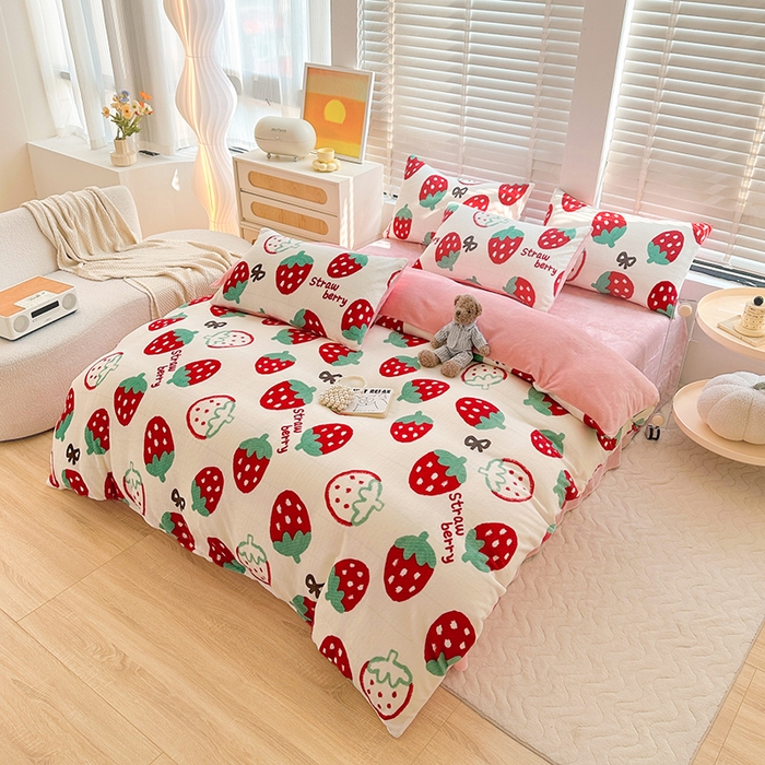 91家纺网 家纺一手货源 找家纺 斯卡诺家纺 2025小清新加厚高克重牛奶绒四件套网红直播爆款 趣味草莓