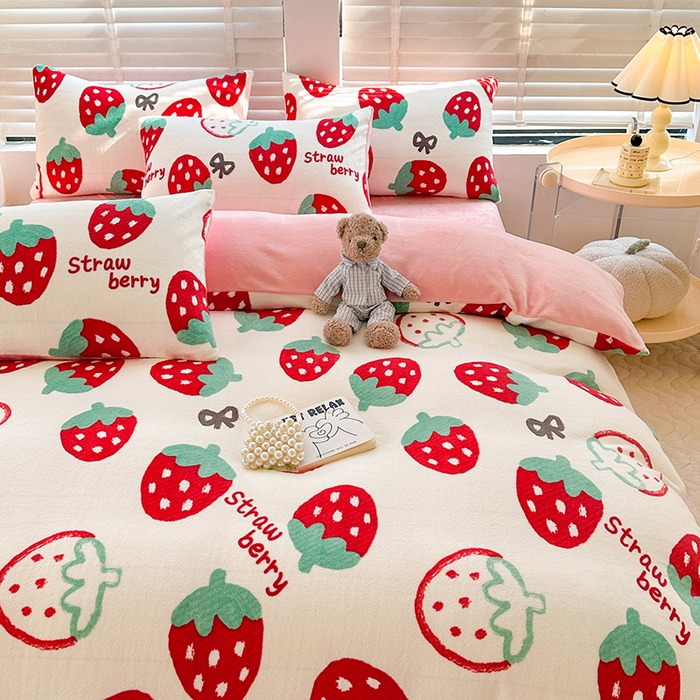 91家纺网 家纺一手货源 找家纺 斯卡诺家纺 2025小清新加厚高克重牛奶绒四件套网红直播爆款 趣味草莓