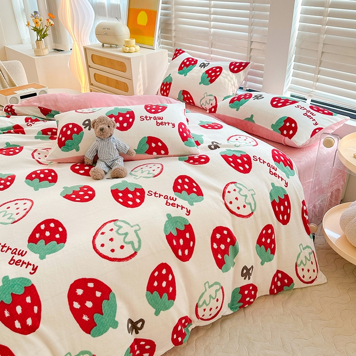 91家纺网 家纺一手货源 找家纺 斯卡诺家纺 2025小清新加厚高克重牛奶绒四件套网红直播爆款 趣味草莓