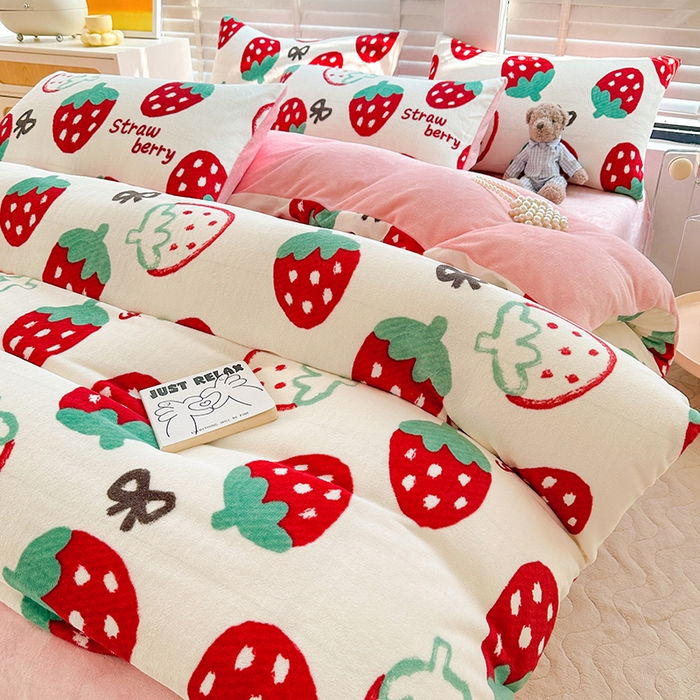 91家纺网 家纺一手货源 找家纺 斯卡诺家纺 2025小清新加厚高克重牛奶绒四件套网红直播爆款 趣味草莓