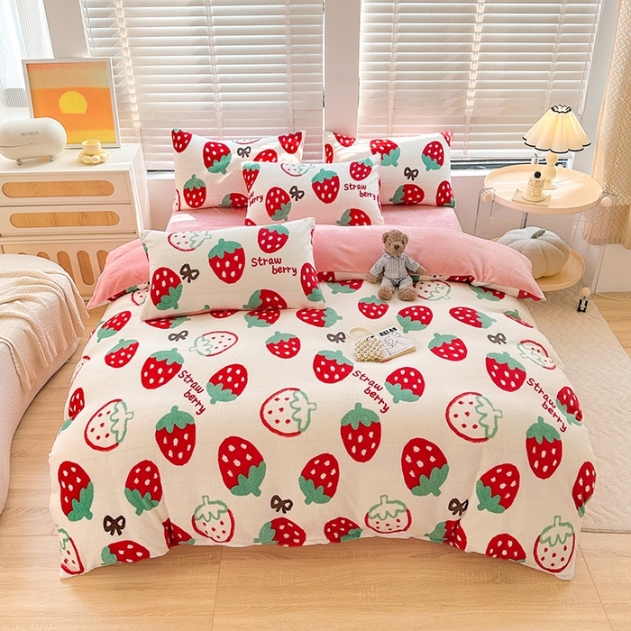 91家纺网 家纺一手货源 找家纺 斯卡诺家纺 2025小清新加厚高克重牛奶绒四件套网红直播爆款 趣味草莓