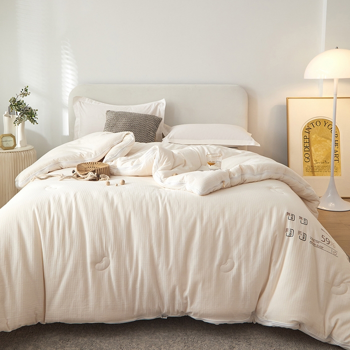 91家纺网 家纺一手货源 找家纺 （总）纪梵茜 2025新款59%大豆原棉被被子被芯场景一-豆朴