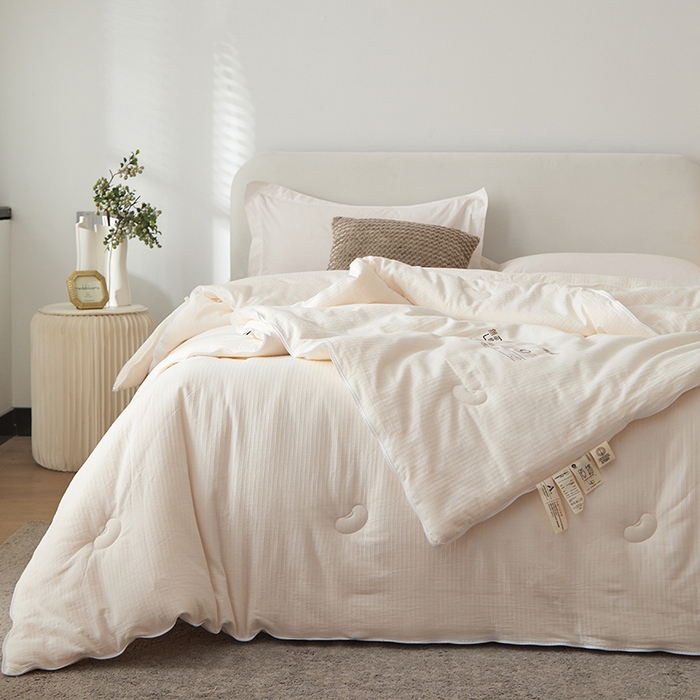 91家纺网 家纺一手货源 找家纺 （总）纪梵茜 2025新款59%大豆原棉被被子被芯场景一-豆朴