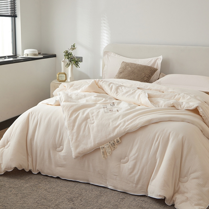 91家纺网 家纺一手货源 找家纺 （总）纪梵茜 2025新款59%大豆原棉被被子被芯场景一-豆朴