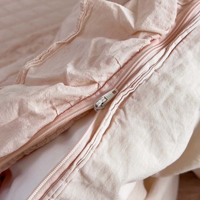 91家纺网 家纺一手货源 找家纺 上喜 2025新款六代砂洗床盖三件套+多功能夏被 樱花粉