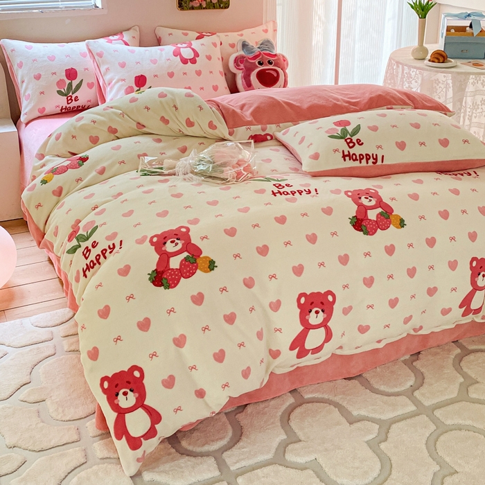 91家纺网 家纺一手货源 找家纺 斯卡诺家纺 2025小清新加厚高克重牛奶绒四件套网红直播爆款 爱心熊粉