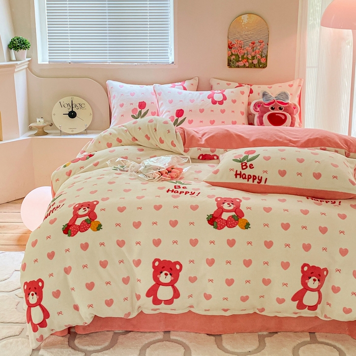 91家纺网 家纺一手货源 找家纺 斯卡诺家纺 2025小清新加厚高克重牛奶绒四件套网红直播爆款 爱心熊粉