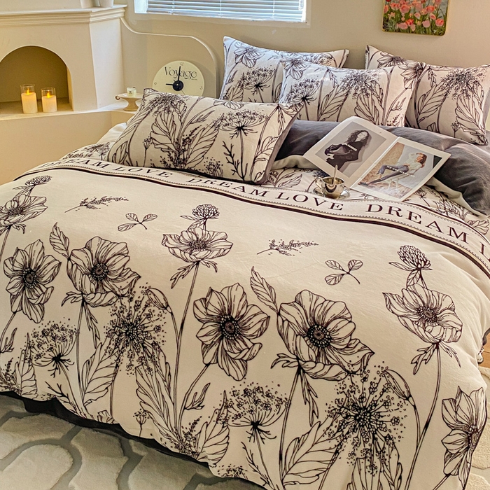 91家纺网 家纺一手货源 找家纺 斯卡诺家纺 2025小清新加厚高克重牛奶绒四件套网红直播爆款 黑白荷花