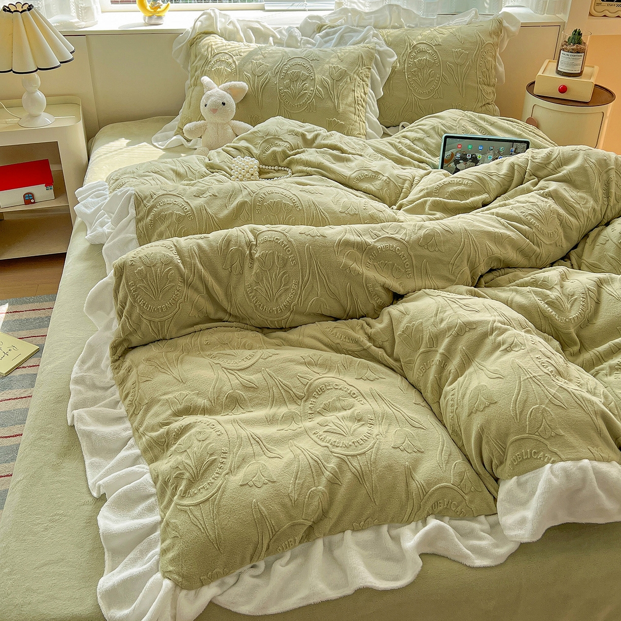 91家纺网 家纺一手货源 找家纺 亿梵家居 2025新款法式花边款A类5D牛奶绒立体雕花四件套（提供买家秀） 花边款  郁金香-原野绿