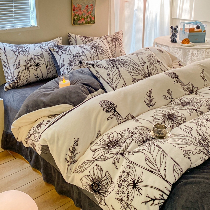 91家纺网 家纺一手货源 找家纺 斯卡诺家纺 2025小清新加厚高克重牛奶绒四件套网红直播爆款 黑白荷花