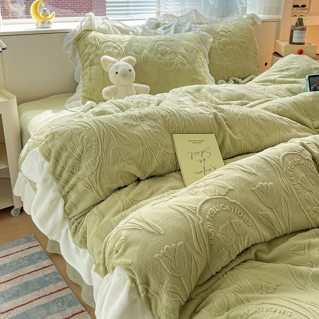 91家纺网 家纺一手货源 找家纺 亿梵家居 2025新款法式花边款A类5D牛奶绒立体雕花四件套（提供买家秀） 花边款  郁金香-原野绿