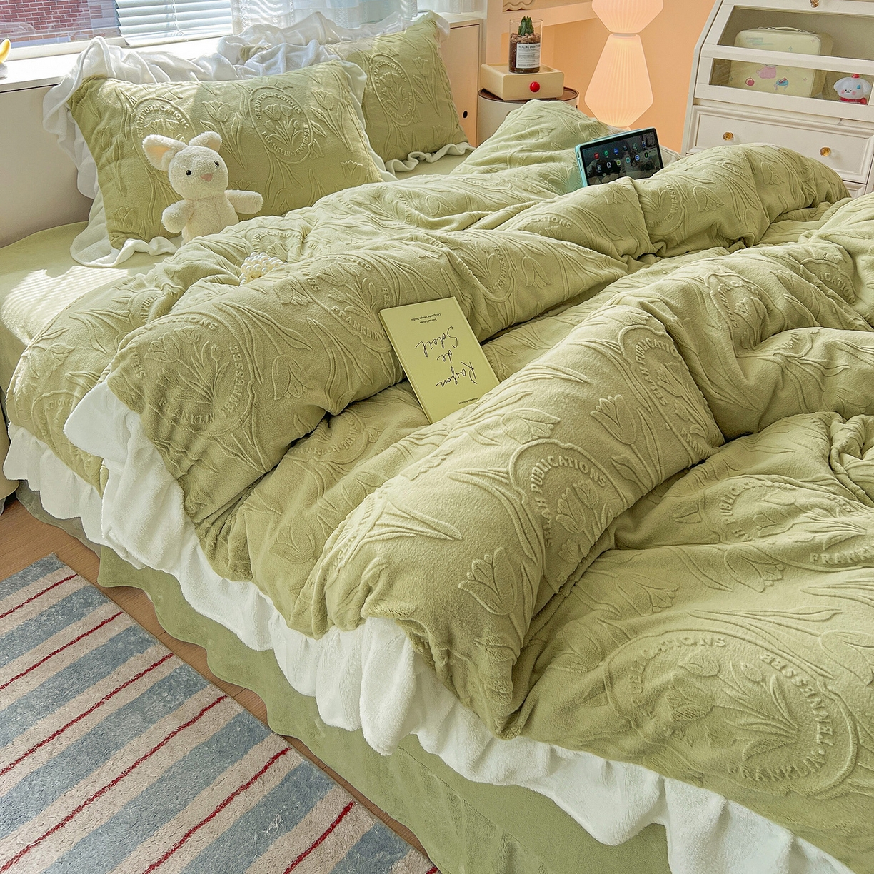 91家纺网 家纺一手货源 找家纺 亿梵家居 2025新款法式花边款A类5D牛奶绒立体雕花四件套（提供买家秀） 花边款  郁金香-原野绿