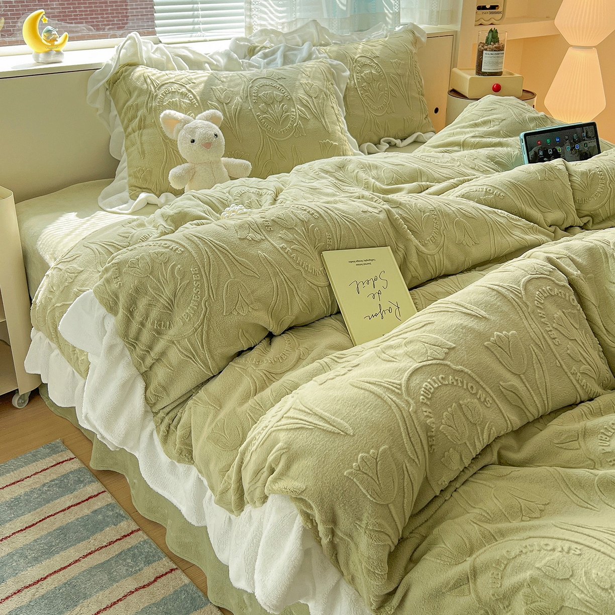 91家纺网 家纺一手货源 找家纺 亿梵家居 2025新款法式花边款A类5D牛奶绒立体雕花四件套（提供买家秀） 花边款  郁金香-原野绿