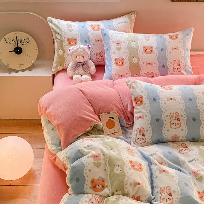 91家纺网 家纺一手货源 找家纺 斯卡诺家纺 2025小清新加厚高克重牛奶绒四件套网红直播爆款 花边动物