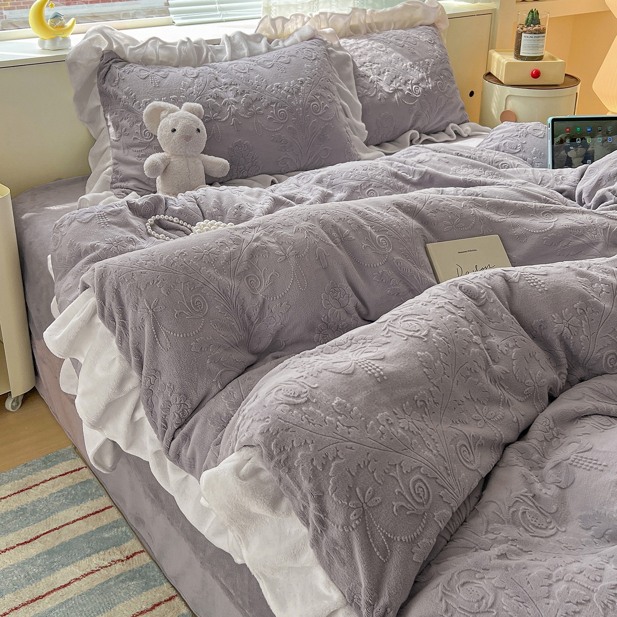 亿梵家居 2025新款法式花边款A类5D牛奶绒立体雕花四件套（提供买家秀） 花边款 芙洛拉-香芋紫