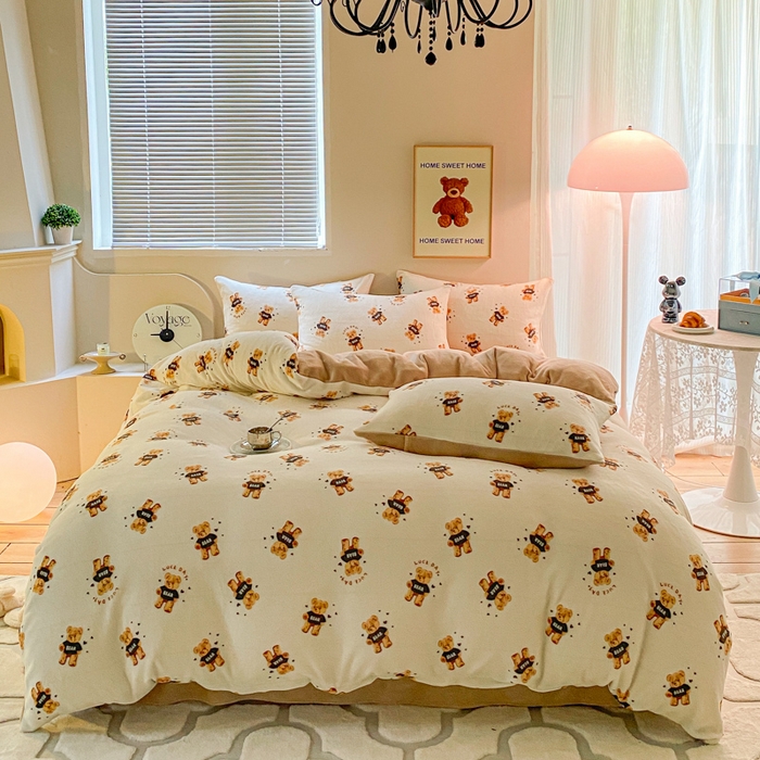 91家纺网 家纺一手货源 找家纺 斯卡诺家纺 2025小清新加厚高克重牛奶绒四件套网红直播爆款 快乐小熊