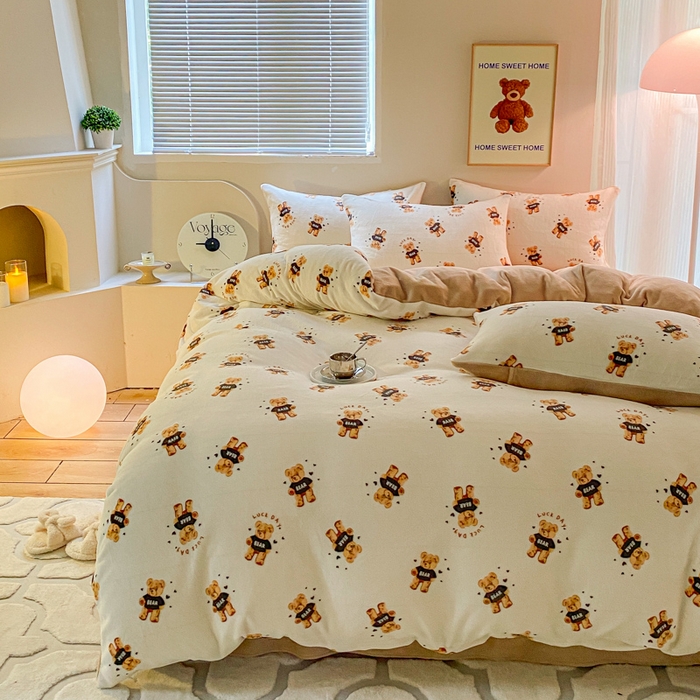 91家纺网 家纺一手货源 找家纺 斯卡诺家纺 2025小清新加厚高克重牛奶绒四件套网红直播爆款 快乐小熊