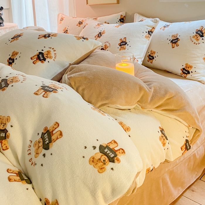 91家纺网 家纺一手货源 找家纺 斯卡诺家纺 2025小清新加厚高克重牛奶绒四件套网红直播爆款 快乐小熊