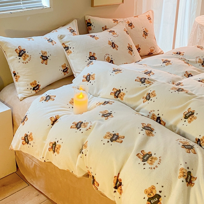 91家纺网 家纺一手货源 找家纺 斯卡诺家纺 2025小清新加厚高克重牛奶绒四件套网红直播爆款 快乐小熊