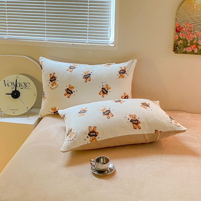 91家纺网 家纺一手货源 找家纺 斯卡诺家纺 2025小清新加厚高克重牛奶绒四件套网红直播爆款 快乐小熊