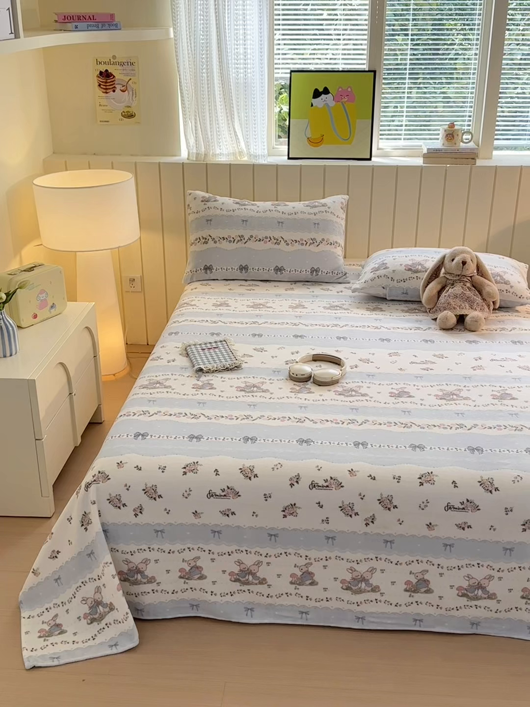 91家纺网 家纺一手货源 找家纺 丽美人家纺 2025新款小版印花牛奶绒床单单床单床单单件 花边小兔