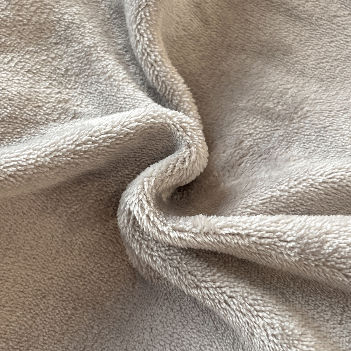 91家纺网 家纺一手货源 找家纺 民新家纺 2025新款牛奶绒花边床裙四件套 浪漫时光-灰