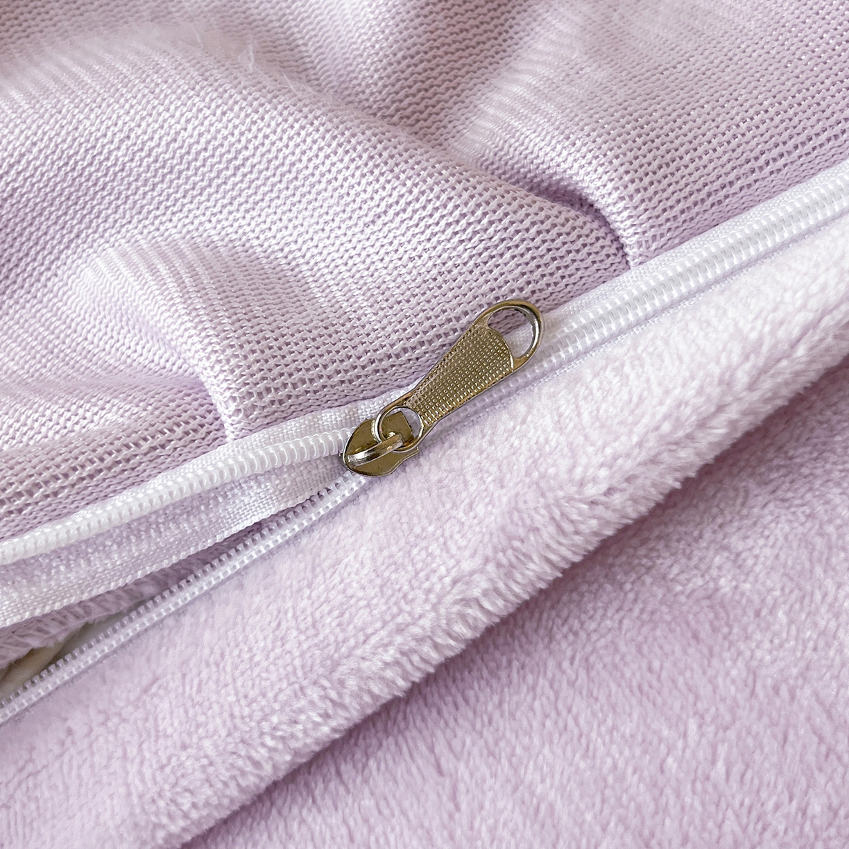 91家纺网 家纺一手货源 找家纺 民新家纺 2025新款牛奶绒花边床裙四件套 浪漫时光-浅紫