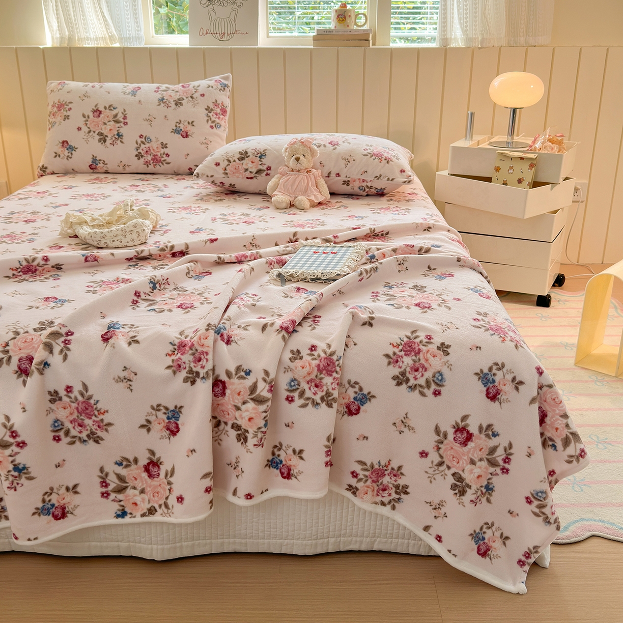 91家纺网 家纺一手货源 找家纺 丽美人家纺 2025新款小版印花牛奶绒床单单床单床单单件 春风沐歌