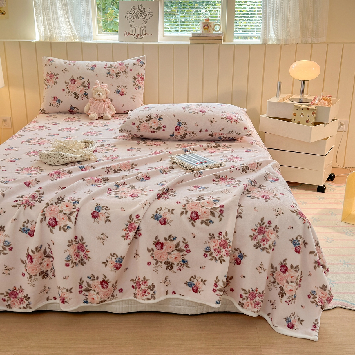 91家纺网 家纺一手货源 找家纺 丽美人家纺 2025新款小版印花牛奶绒床单单床单床单单件 春风沐歌