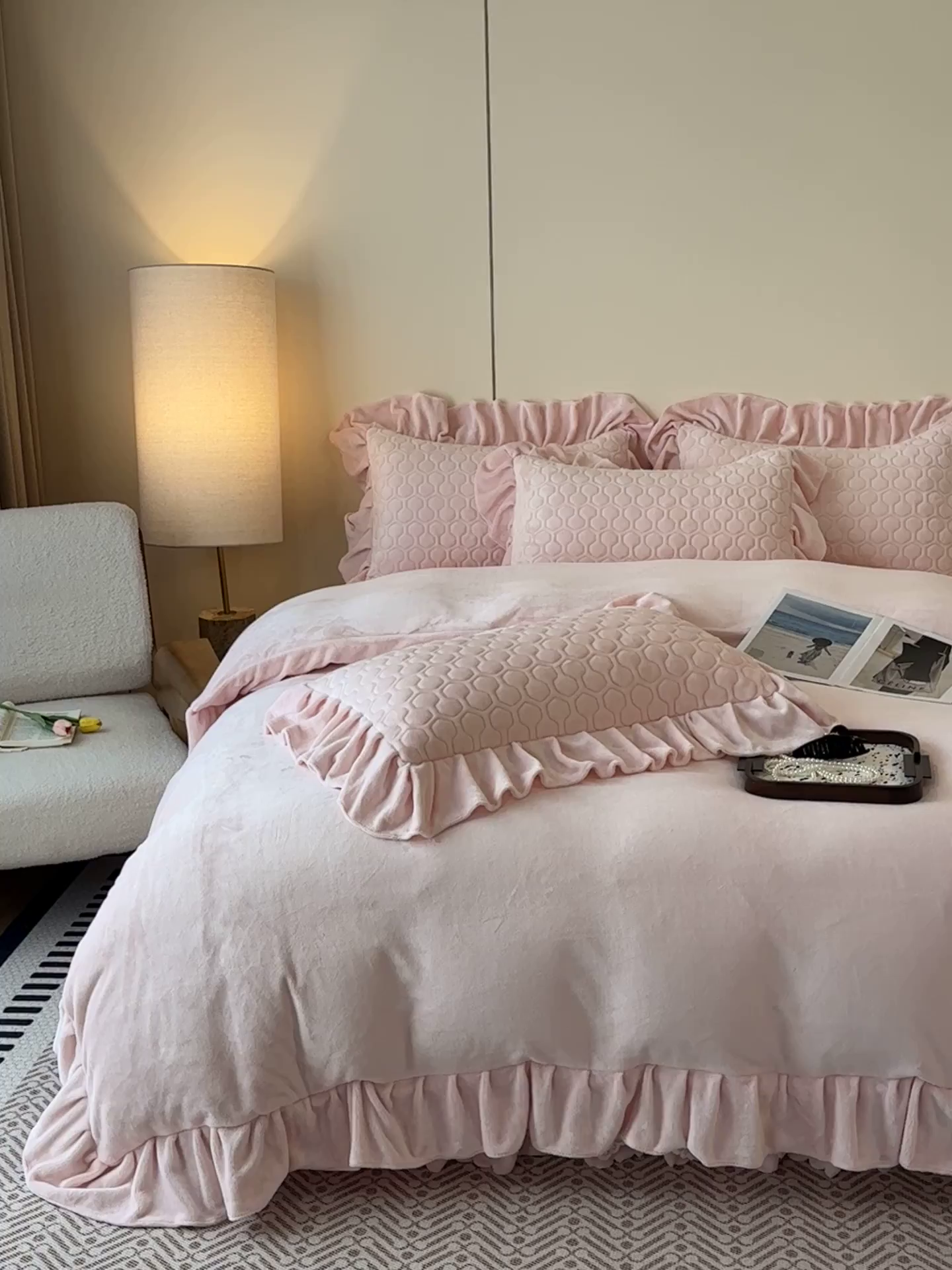 91家纺网 家纺一手货源 找家纺 （总）民新家纺 2025新款牛奶绒花边床裙四件套