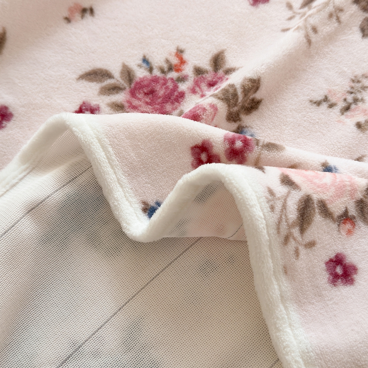 91家纺网 家纺一手货源 找家纺 丽美人家纺 2025新款小版印花牛奶绒床单单床单床单单件 春风沐歌