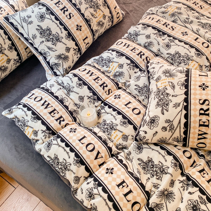 91家纺网 家纺一手货源 找家纺 斯卡诺家纺 2025小清新加厚高克重牛奶绒四件套网红直播爆款 魅影