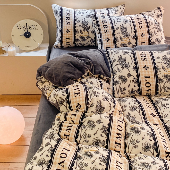 91家纺网 家纺一手货源 找家纺 斯卡诺家纺 2025小清新加厚高克重牛奶绒四件套网红直播爆款 魅影