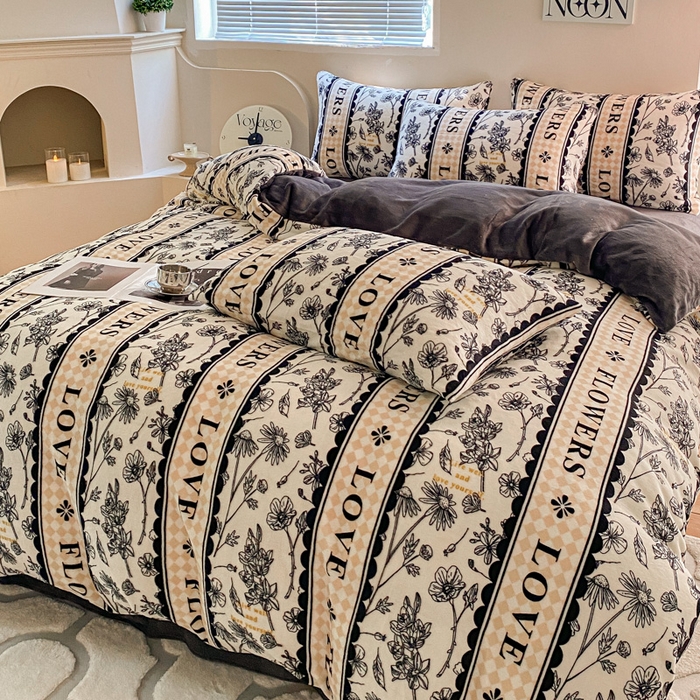 91家纺网 家纺一手货源 找家纺 斯卡诺家纺 2025小清新加厚高克重牛奶绒四件套网红直播爆款 魅影