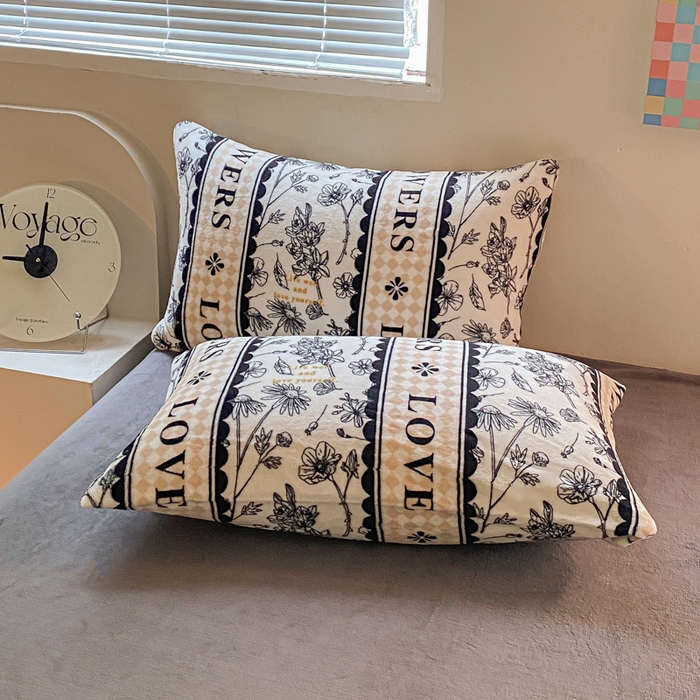 91家纺网 家纺一手货源 找家纺 斯卡诺家纺 2025小清新加厚高克重牛奶绒四件套网红直播爆款 魅影