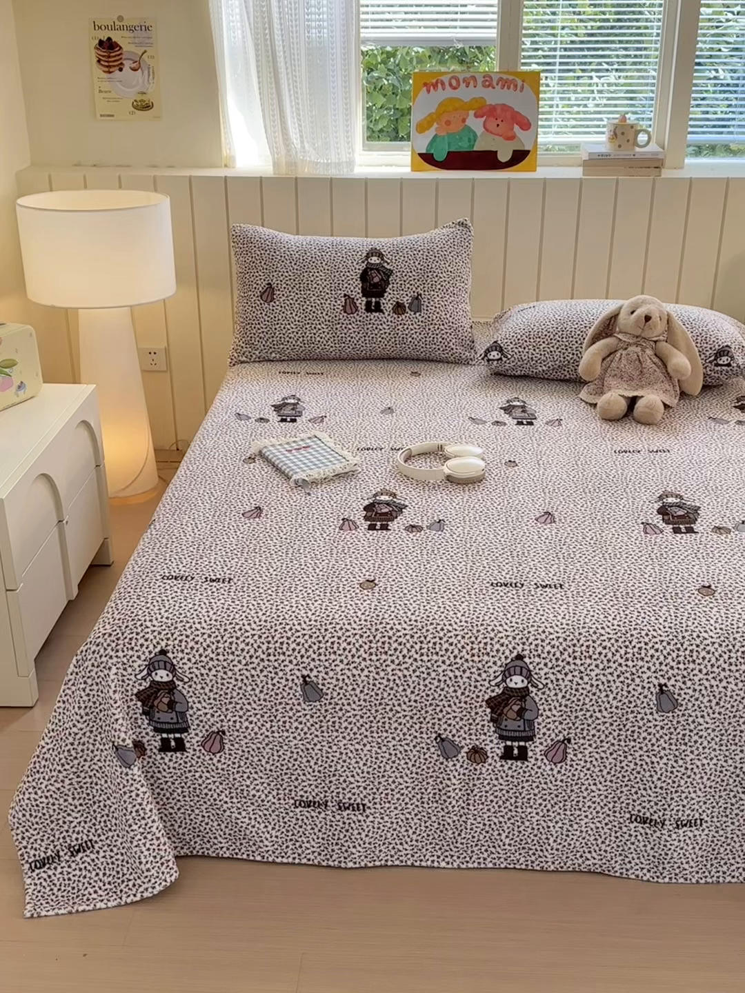 91家纺网 家纺一手货源 找家纺 丽美人家纺 2025新款小版印花牛奶绒床单单床单床单单件 春日女孩