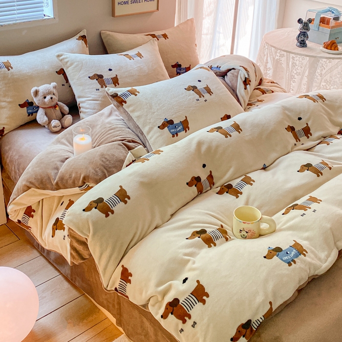 91家纺网 家纺一手货源 找家纺 斯卡诺家纺 2025小清新加厚高克重牛奶绒四件套网红直播爆款 萌萌狗